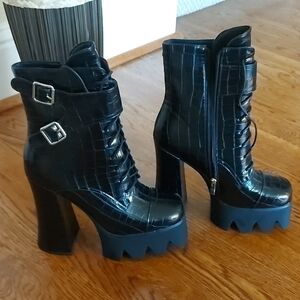 Black High-Heeled Platform Boots with Buckles
